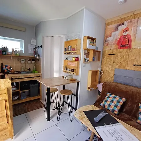 Studio 10M2, Terrasse 18M2 , Parking, Piscine Et Accueille Les Animaux Quissac  Exterior photo