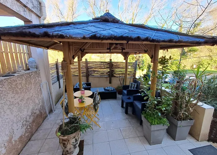 Studio 10M2, Terrasse 18M2 , Parking, Piscine Et Accueille Les Animaux