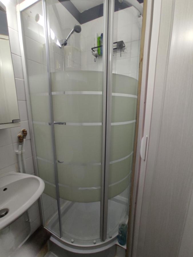 Homestay 10m2, Terrasse 18m2 , Parking, Piscine Et Accueille Les Animaux Quissac (Gard)