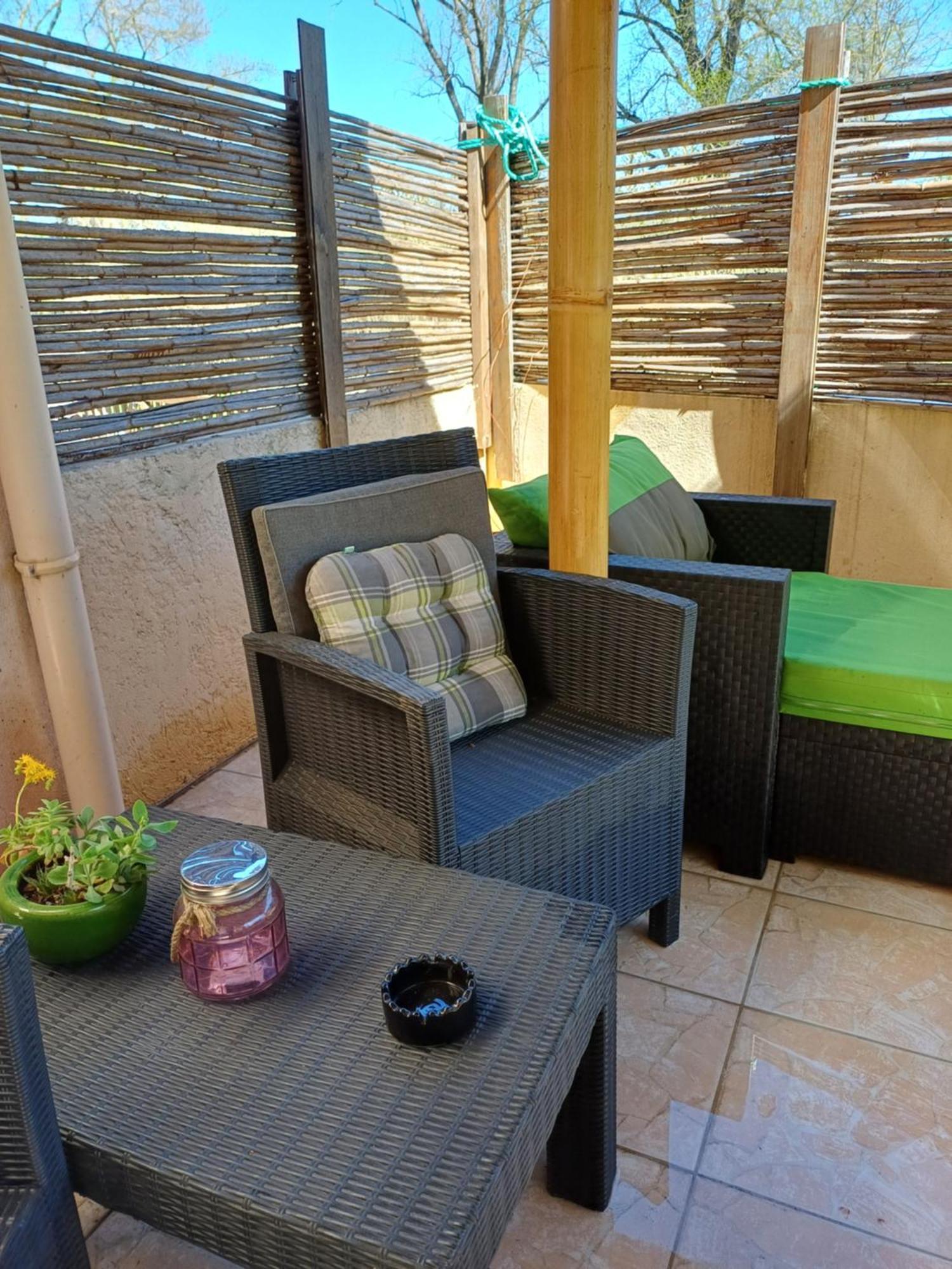 Homestay 10m2, Terrasse 18m2 , Parking, Piscine Et Accueille Les Animaux *
