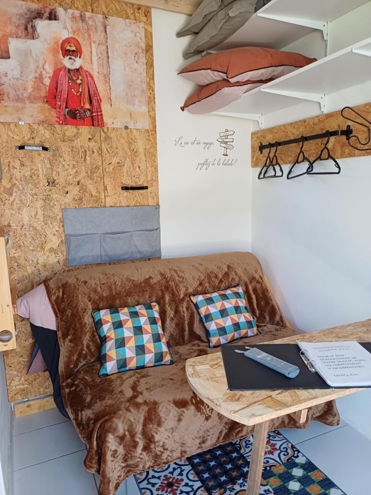 10m2, Terrasse 18m2 , Parking, Piscine Et Accueille Les Animaux Homestay